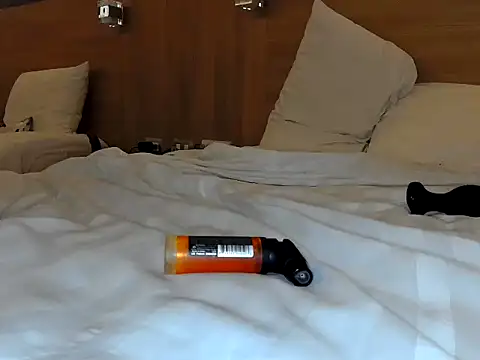 Snapshot of Iscariot19 chatting on October 2025 12:12:02 PM Iscariot19 online show from October 2025 12:12:02 PM