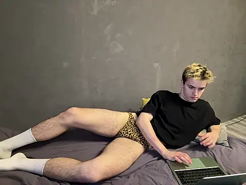 Snapshot of EdwinBlaze chatting on February 2025 11:21:01 AM EdwinBlaze online show from February 2025 11:21:01 AM