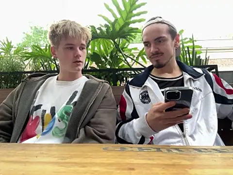 Snapshot of EdwinBlaze chatting on November 2025 06:51:01 PM EdwinBlaze online show from November 2025 06:51:01 PM