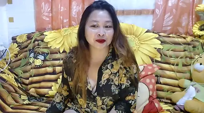 Snapshot of UrSweetClassyPinay chatting on December 2024 08:34:02 AM UrSweetClassyPinay online show from December 2024 08:34:02 AM