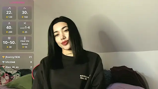 KylieLoveXX online show from November 2025 01:11:02 PM