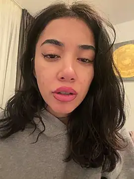 KylieLoveXX online show from January 2026 04:11:01 PM