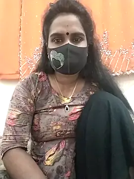 Snapshot of Mitila-3232 chatting on February 2025 03:33:01 AM Mitila-3232 online show from February 2025 03:33:01 AM