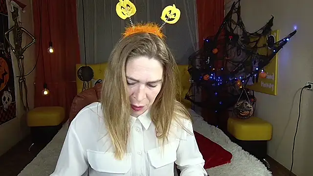 TessaDaybreak online show from October 2025 06:58:02 AM