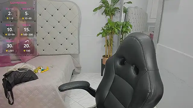 lucelly 15 online show from February 2026 11:27:02 AM