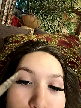 -Amora online show from November 2025 12:16:01 PM