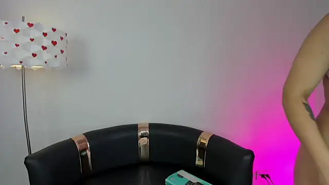 miss  daphne online show from September 2025 02:33:02 AM