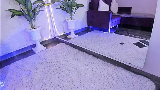 MelanieHillss online show from December 2025 04:28:02 AM