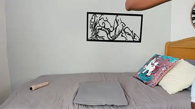 karina-lopez online show from October 2025 02:24:02 PM