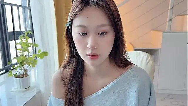 Cassie-20 online show from December 2025 02:05:02 AM