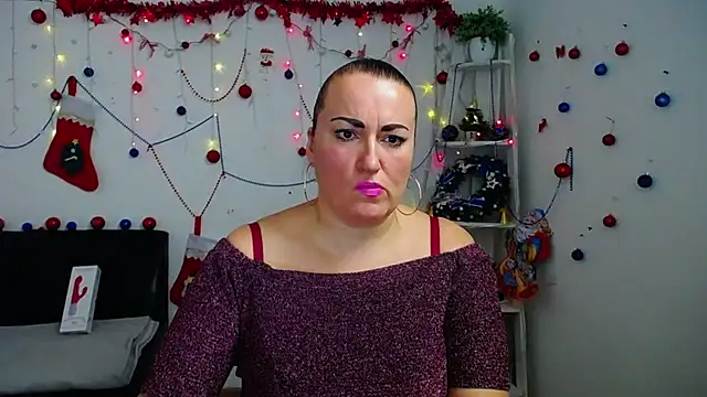 DianaMGG online show from December 2025 07:10:02 PM