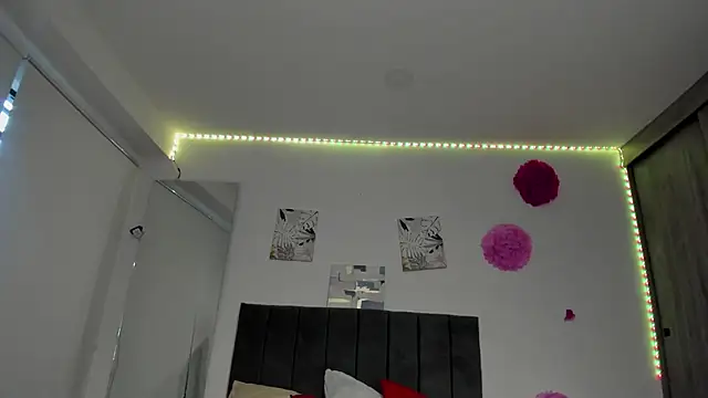 Snapshot of ZahraRose chatting on March 2025 11:51:01 AM ZahraRose online show from March 2025 11:51:01 AM