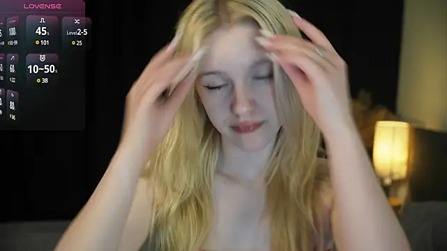 EdlaHewell online show from March 2025 01:07:02 PM