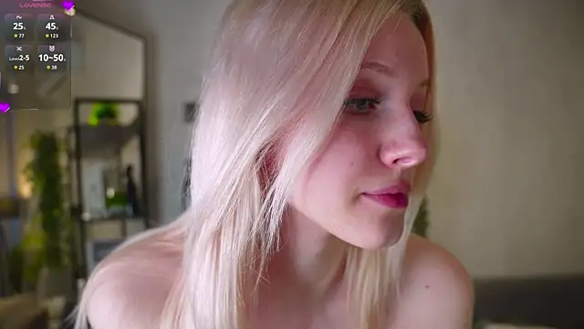 EdlaHewell online show from March 2026 02:04:02 AM