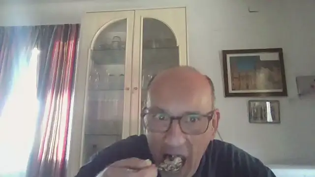 llopaco online show from October 2025 11:53:02 AM