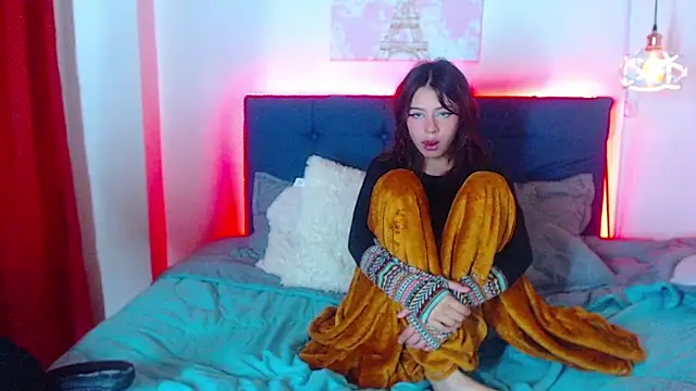 Snapshot of fyreandfox_ chatting on March 2025 10:47:01 PM fyreandfox online show from March 2025 10:47:01 PM