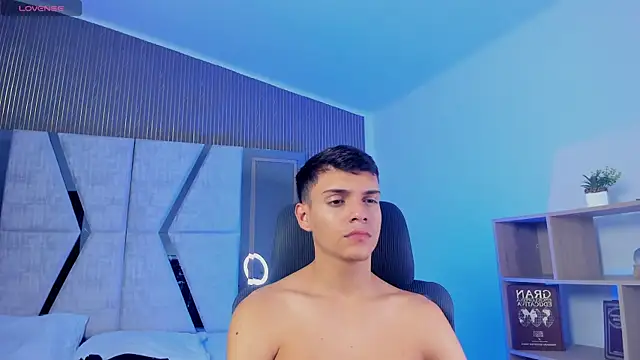 JacobRoberts1 online show from October 2025 08:39:02 PM