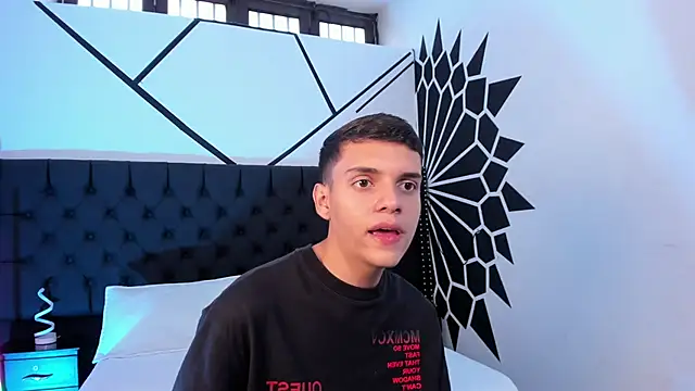 JacobRoberts1 online show from October 2025 09:13:01 PM