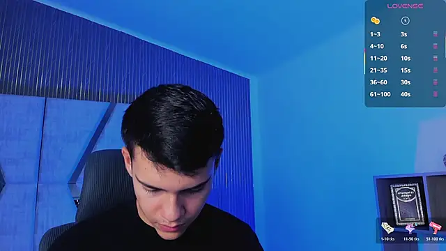 JacobRoberts1 online show from October 2025 08:20:01 PM