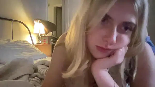 Snapshot of sinfulblonde1 chatting on February 2025 04:14:02 AM sinfulblonde1 online show from February 2025 04:14:02 AM