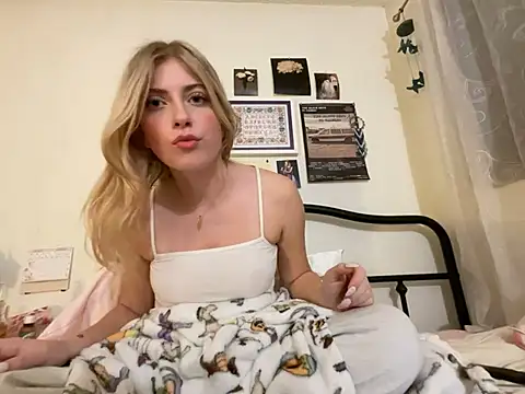 Snapshot of sinfulblonde1 chatting on February 2025 01:57:01 AM sinfulblonde1 online show from February 2025 01:57:01 AM