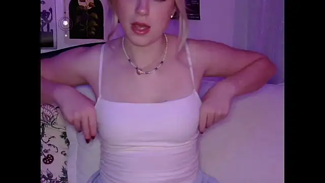 Snapshot of sinfulblonde1 chatting on March 2025 07:08:02 AM sinfulblonde1 online show from March 2025 07:08:02 AM