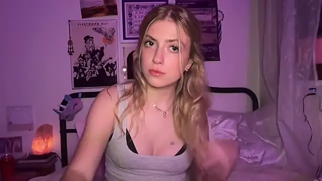 Snapshot of sinfulblonde1 chatting on March 2025 04:40:02 AM sinfulblonde1 online show from March 2025 04:40:02 AM