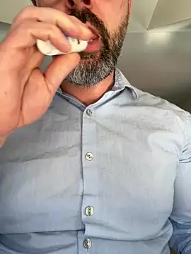 plaintreebull online show from February 2026 04:29:01 PM