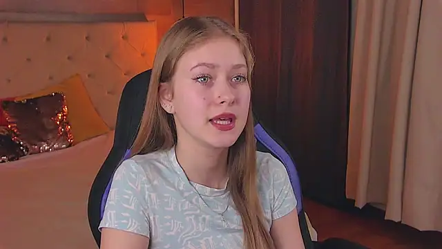 Snapshot of EveMundie chatting on March 2025 03:40:02 PM EveMundie online show from March 2025 03:40:02 PM