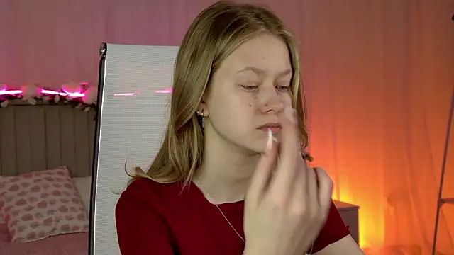 EveMundie online show from April 2026 09:45:01 AM