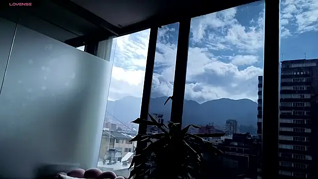 Ivanna West online show from October 2025 01:28:01 PM