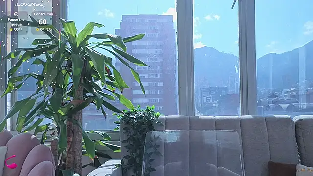 Ivanna West online show from November 2025 01:31:01 PM