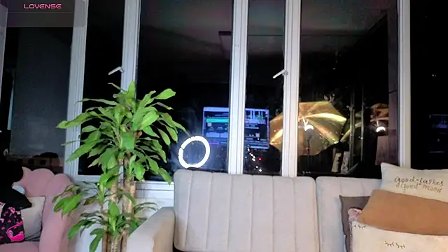 Ivanna West online show from January 2026 10:09:02 AM