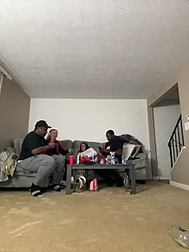 Snapshot of BlueNightsUncle chatting on October 2025 01:42:01 AM BlueNightsUncle online show from October 2025 01:42:01 AM