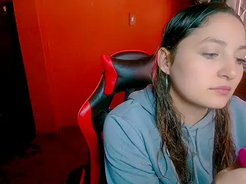 Snapshot of Daianna_m_ chatting on April 2026 05:36:01 PM Daianna m online show from April 2026 05:36:01 PM