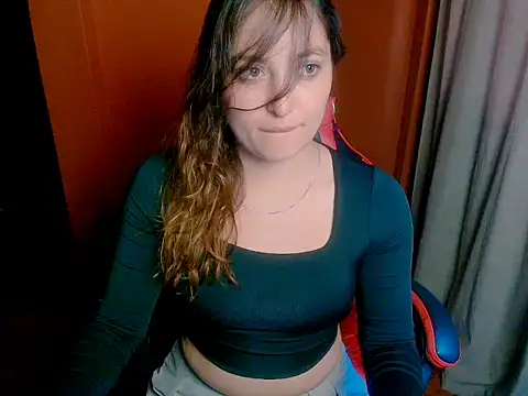 Snapshot of Daianna_m_ chatting on May 2026 05:43:01 PM Daianna m online show from May 2026 05:43:01 PM