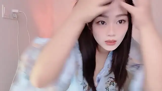 Snapshot of yueyue2003 chatting on February 2025 02:43:02 PM yueyue2003 online show from February 2025 02:43:02 PM