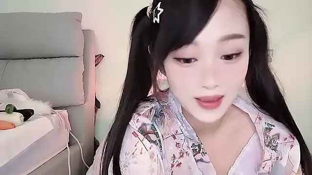 Snapshot of yueyue2003 chatting on March 2025 02:32:02 PM yueyue2003 online show from March 2025 02:32:02 PM
