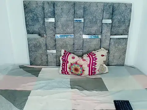 cherry crushx online show from February 2026 12:51:02 AM