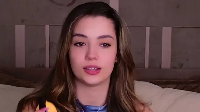 Snapshot of Alice_Deleon chatting on February 2025 12:52:02 AM Alice Deleon online show from February 2025 12:52:02 AM