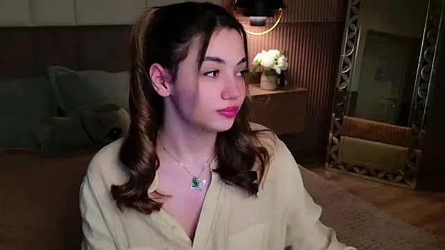 Snapshot of Alice_Deleon chatting on February 2025 12:43:01 AM Alice Deleon online show from February 2025 12:43:01 AM