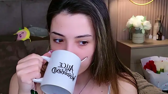 Snapshot of Alice_Deleon chatting on March 2025 03:22:01 AM Alice Deleon online show from March 2025 03:22:01 AM