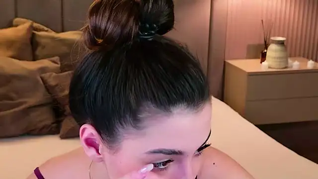 Snapshot of Alice_Deleon chatting on November 2025 10:38:01 AM Alice Deleon online show from November 2025 10:38:01 AM