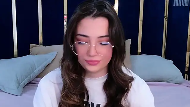 Alice Deleon online show from November 2025 11:43:02 AM