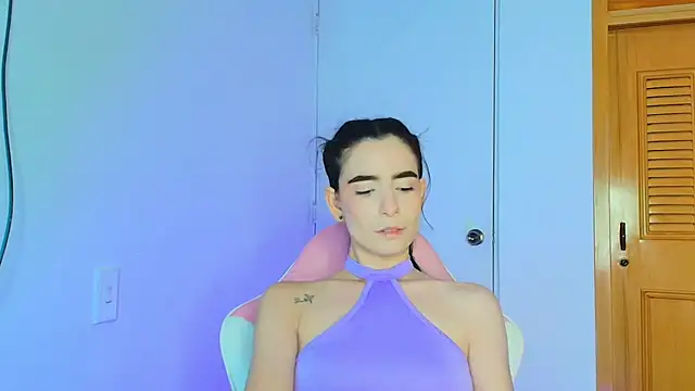 Peach Rose  online show from March 2025 09:00:02 PM