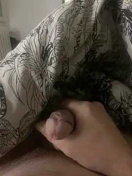 Raziel111 online show from April 2026 11:18:02 PM