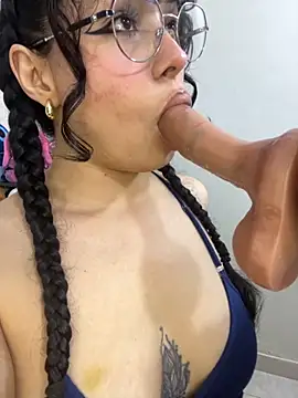 Emma Winslow online show from October 2025 06:11:02 AM