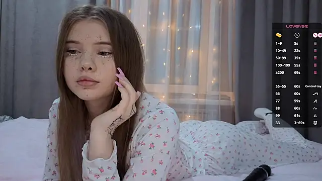 CarolinePepper online show from December 2025 01:41:02 PM