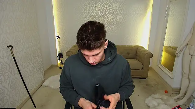 MaxKaiden online show from November 2025 06:02:02 AM