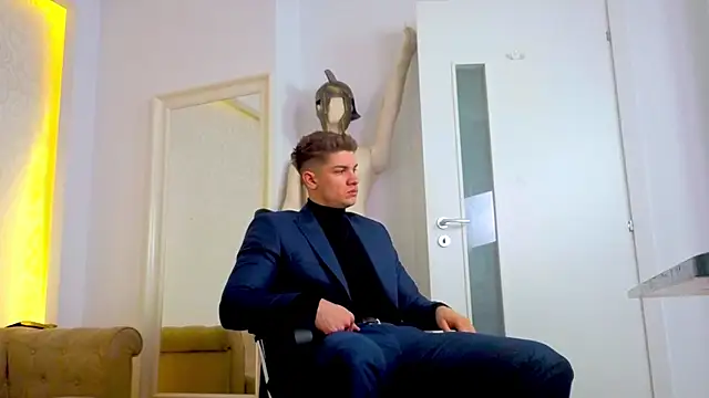 MaxKaiden online show from April 2026 04:12:01 AM